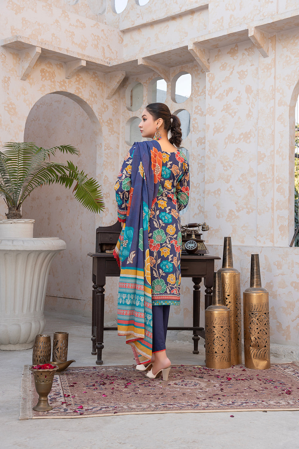 Meenonee Digital Printed Lawn  MD-795