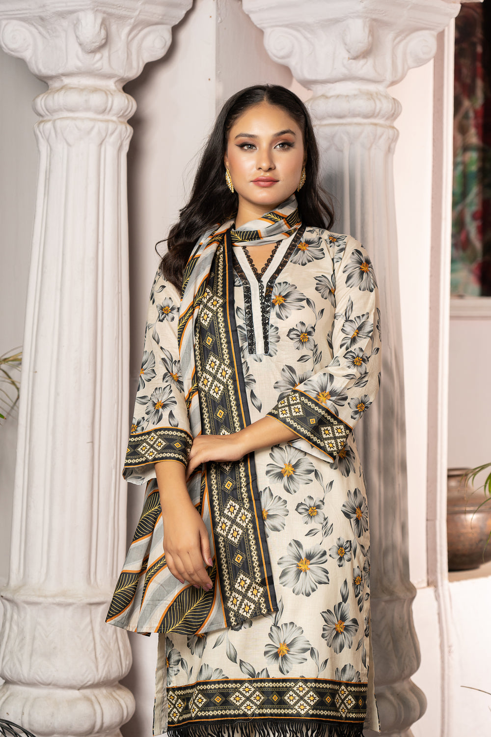 Maahru Digital Printed Lawn BR-1337