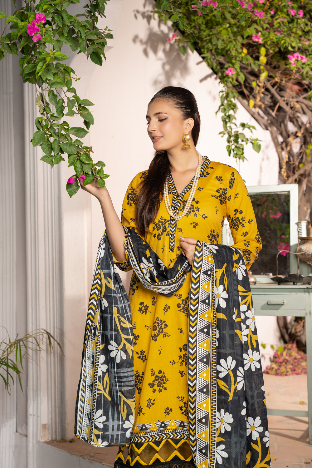 Maahru Digital Printed Lawn BR-1344